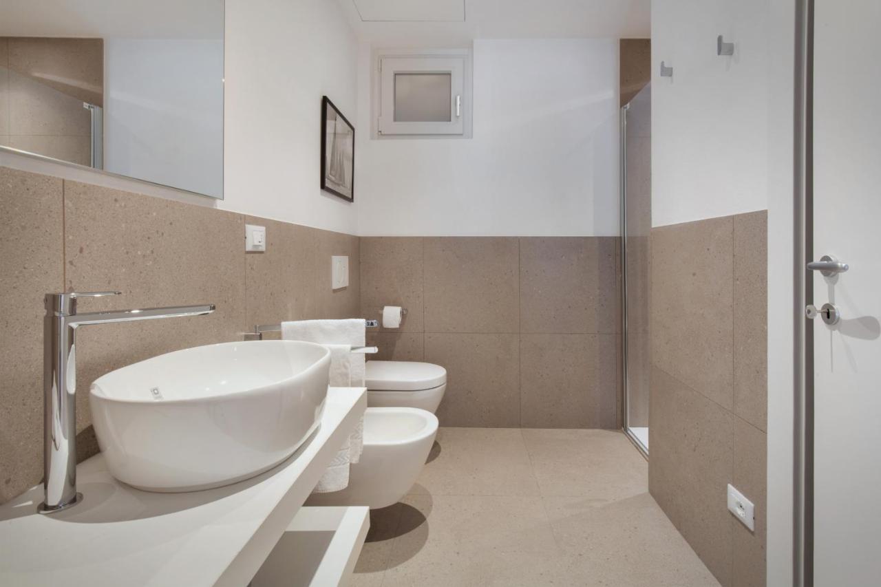 Apartment Azzurro Torri Del Benaco Luaran gambar